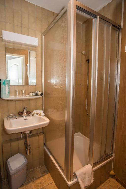 Hotel Des Tourelles Genève Kamer foto